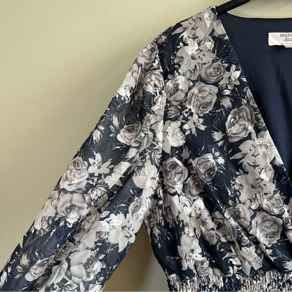 ✨ Dizzy Lizzy Women’s Gray Floral Mini Dress Large - Picture 4 of 12